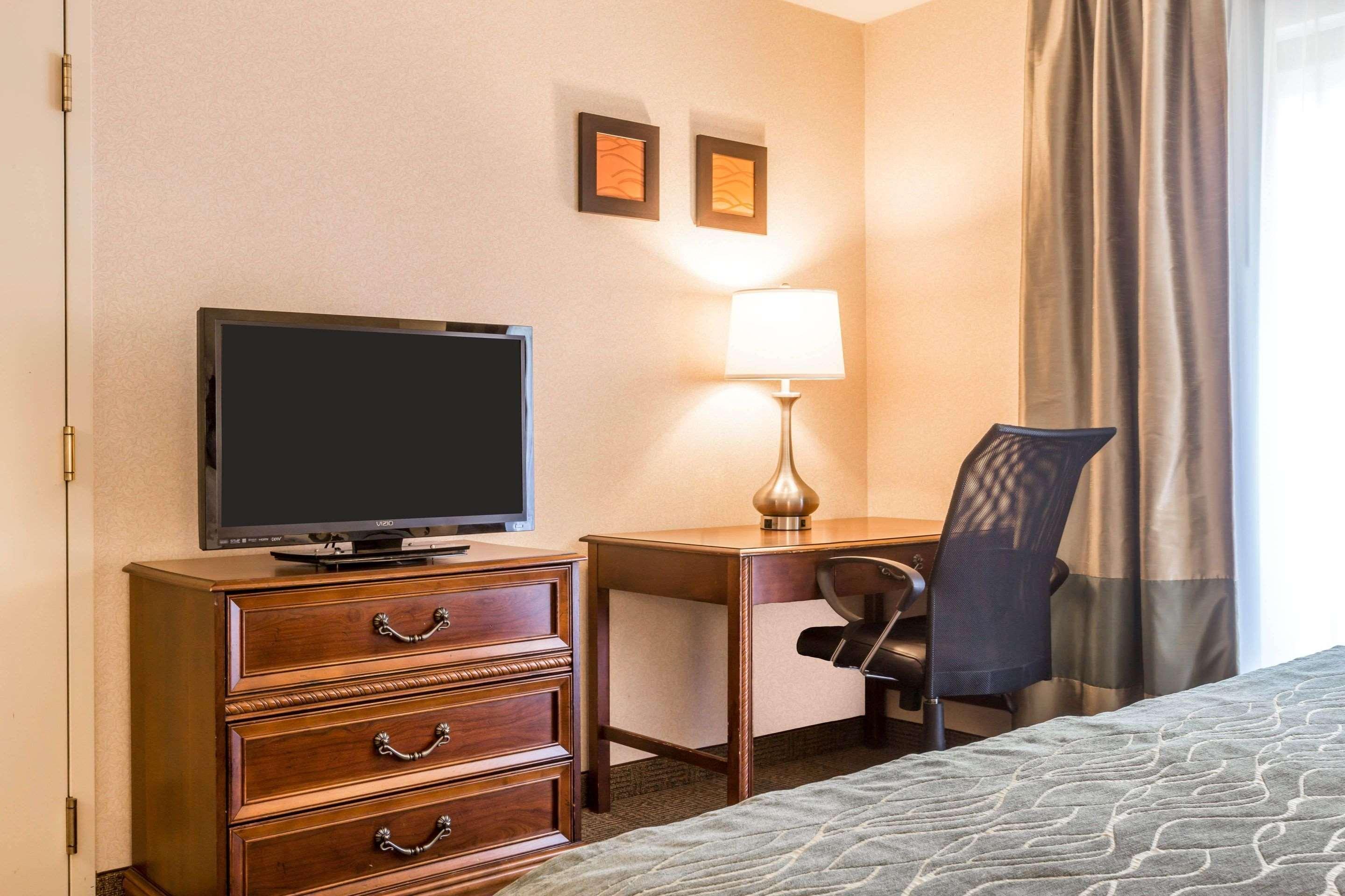 Comfort Inn & Suites Burlington Esterno foto