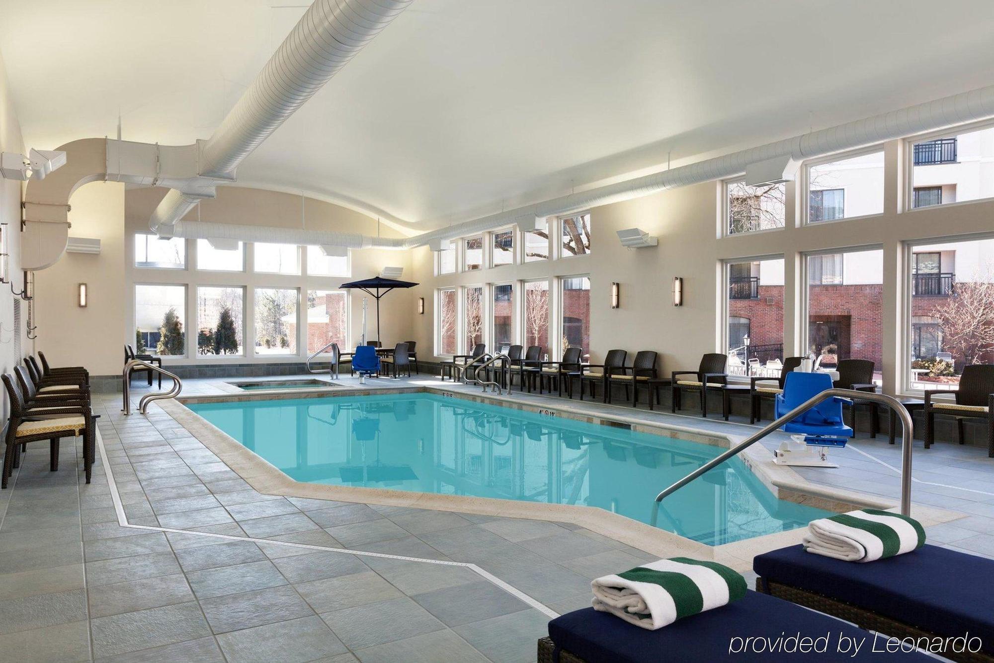 Comfort Inn & Suites Burlington Esterno foto
